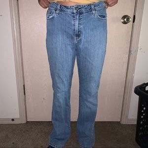 HIGH WAISTED THRIFTED JEANS!!